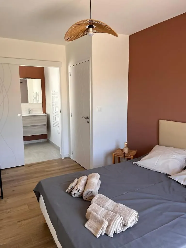 Chambres D'Hotes Avec Piscine Chauffee ,Terra Cotta Et Taupe Lanvollon Panzió